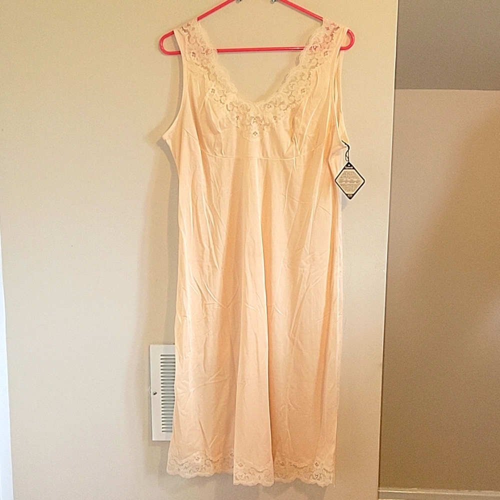 Vintage 1970s Lace Slip